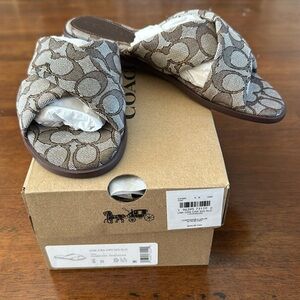 NWT Coach Link Criss Cross Slide In Signature Jacquard Size 8B in Oak color